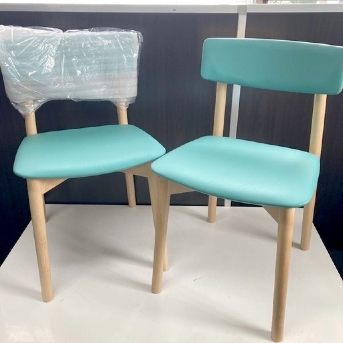 オリバーダイニングチェア